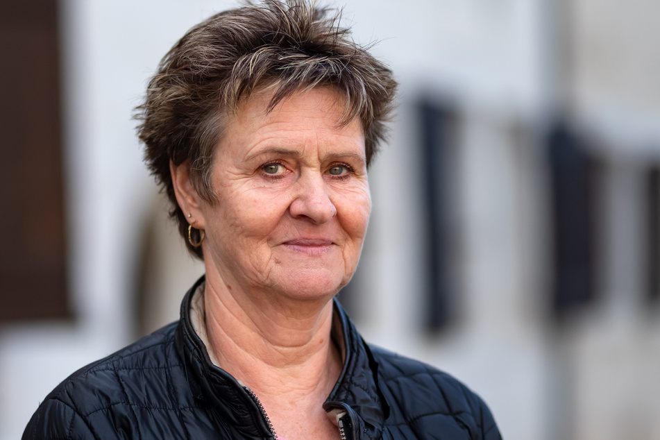 Die Linken-Politikerin Sabine Zimmermann (60) kritisiert, dass die Perspektiven am Arbeitsmarkt immer düsterer würden.