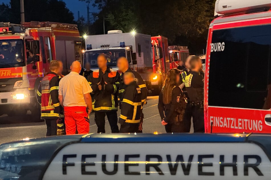 Am Freitagabend waren zahlreiche Kräfte der Feuerwehr, DLRG und Polizei im Einsatz.
