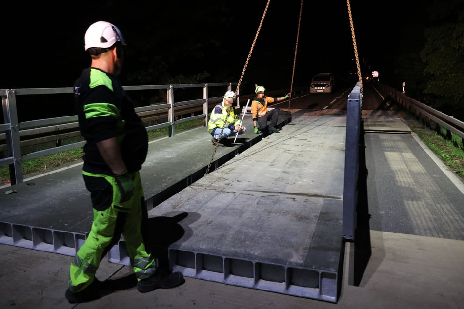 Zur Überquerung war eine "Fly-over bridge" nötig.