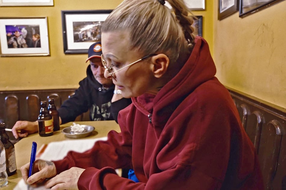 Gemeinsam mit seiner Ex-Partnerin Susanna (56) betreibt der 41-Jährige mehrere Bars.