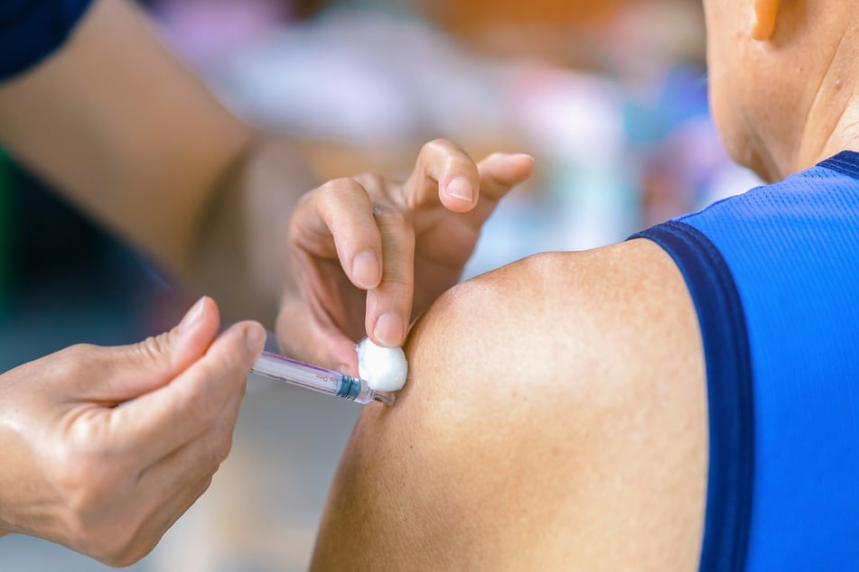 Die AOK PLUS übernimmt die Kosten für empfohlene Hepatitis-Schutzimpfungen.