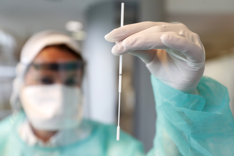 Coronavirus in NRW: Aktuell 2680 Menschen aktiv an Corona erkrankt