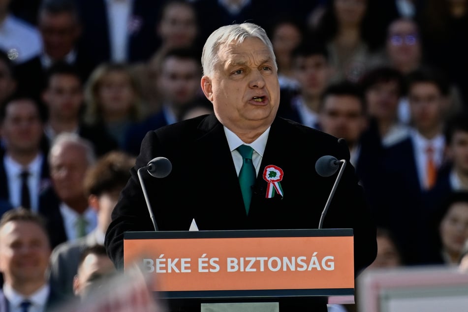 Die Ukraine braucht dringend Geld für ihre Verteidigung. Ungarns Regierungschef will Hilfskredite aber nur unter gewissen Voraussetzungen bewilligen.