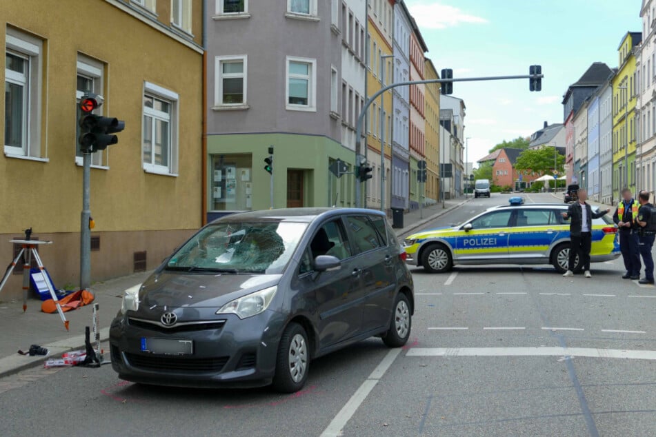 Ersten Erkenntnissen zufolge hatten der Fußgänger wie auch die Toyota-Fahrerin Grün.