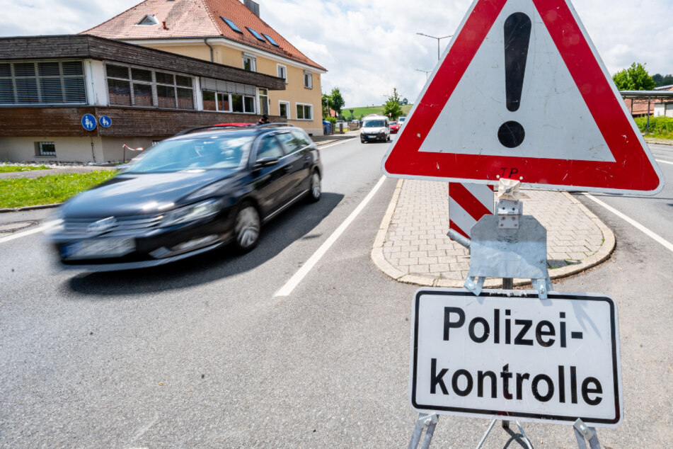 Ein durchaus wichtiger Baustein der Anti-Corona-Strategie der Staatsregierung ist vor Gericht gekippt: Der Bayerische Verwaltungsgerichtshof hat die wöchentliche Testpflicht für Grenzgänger vorläufig außer Kraft gesetzt. (Symbolbild)