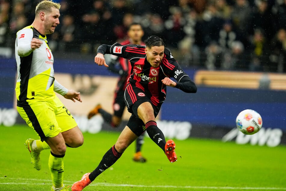 In seinem ersten Bundesligaspiel sorgte Younes Ebnoutalib mit seinem ersten Bundesliga-Tor für das zwischenzeitliche 2:2.