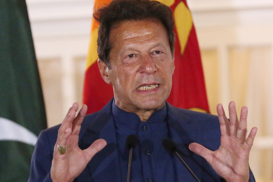 Der pakistanische Premierminister Imran Khan (68) verurteilt den Angriff zutiefst. Auf Twitter erklärte er, dass die Behörden angeordnet seien, alle Schuldigen festzunehmen.