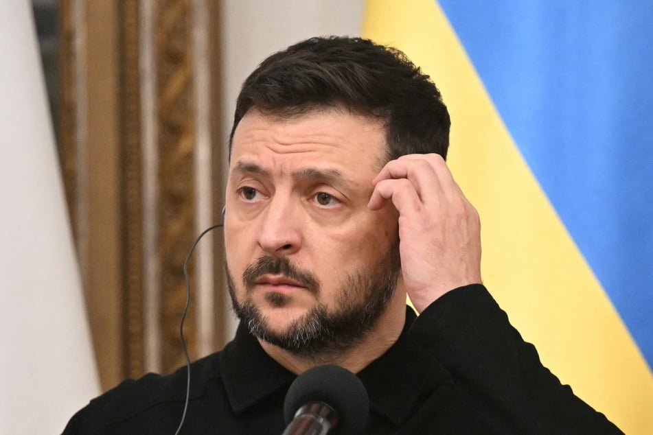 Ukraine-Präsident Wolodymyr Selenskyj (47) versichert, dass die US-Militärhilfe nicht gestoppt wurde.