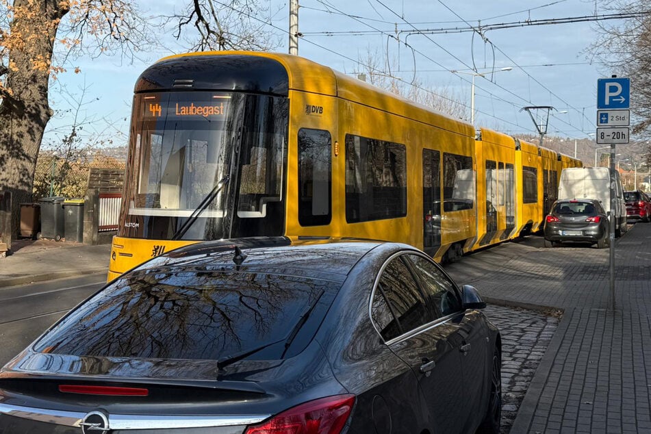 Nichts geht mehr auf der Leubener Straße.