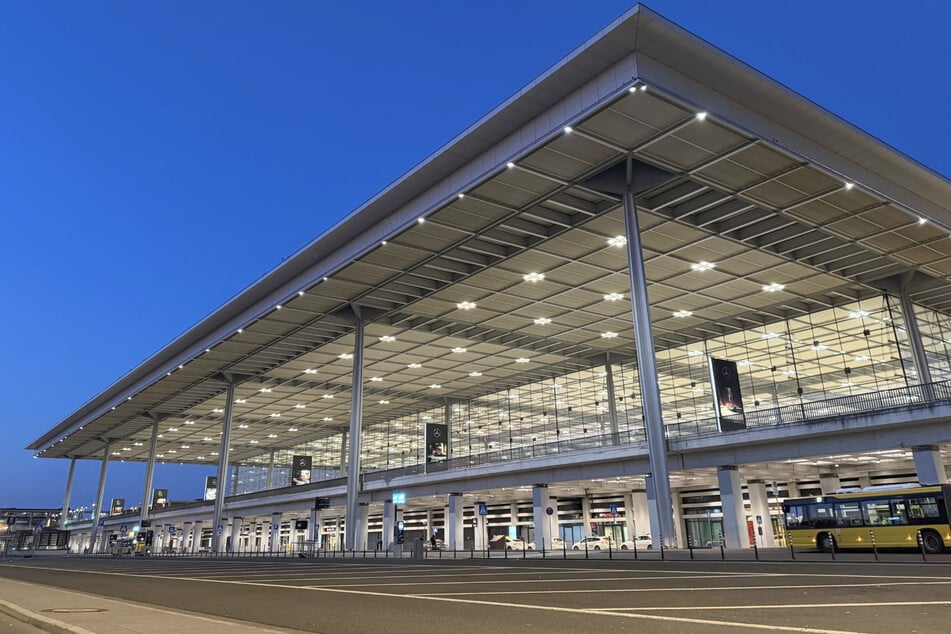 Nichts los am BER: Am Hauptstadtflughafen bleiben die Flieger auf dem Boden.