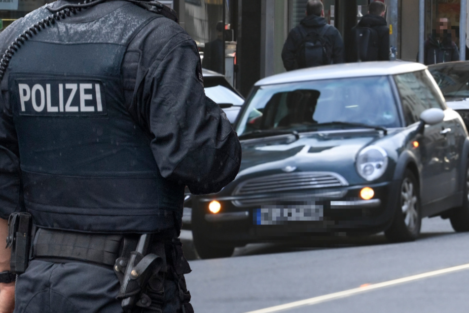 Fotomontage: Die Polizei machte den Mietwagen des 51-Jährigen in der Frankfurter Niddastraße ausfindig (Symbolbild).