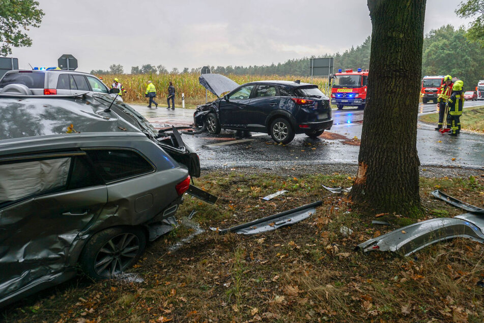 Drei Autos Kollidieren Auf B97 Bei Schwepnitz Mann Schwer Verletzt Tag24