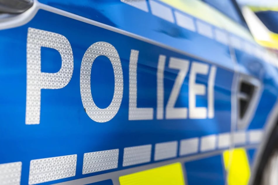 Die Polizei ermittelt nach einer Raubstraftat in Zwickau. (Symbolbild)