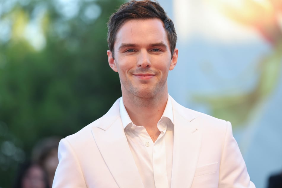 Nicholas Hoult (34) wird in Berlin als "Actor of the Year" ausgezeichnet.