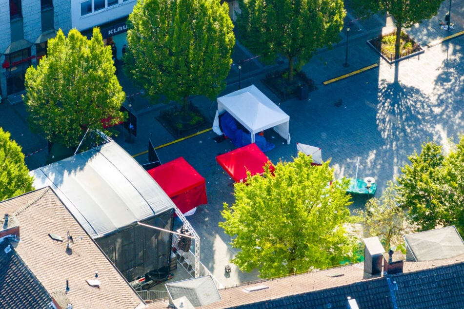 Vor der Bühne stach Issa Al H. wehrlos auf seine Opfer ein, tötete dabei drei Menschen.