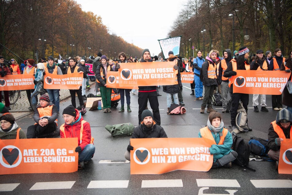 Die "Letzte Generation" hat am Donnerstag zu einem spontanen Protest am Brandenburger Tor aufgerufen. (Archivfoto)