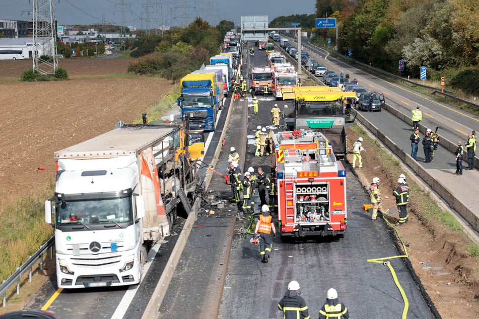 Mehrere Fahrzeuge krachten ineinander und verursachten ein riesiges Chaos.