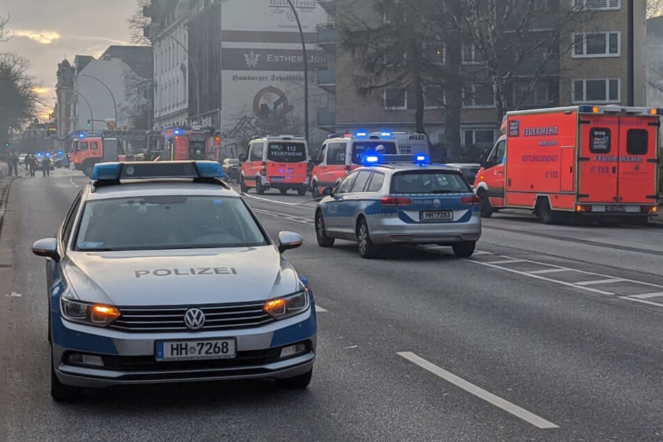 Polizei und Feuerwehr waren mit einem Großaufgebot vor Ort.