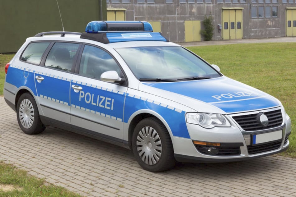 Die Polizei löste am Samstagabend eine illegale Geburtstagsfeier in Pulsnitz auf. (Symbolbild)