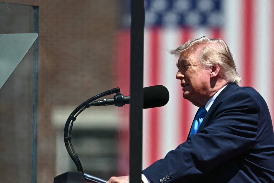 Disagreements over a massive fund for prosecuted allies of President Trump has led Senate Republicans to abandon attempts to pass their immigration bill.