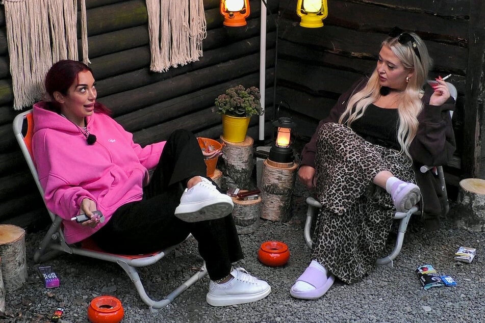 Zwischen Ariel (l.) und Sophie fliegen die Fetzen.