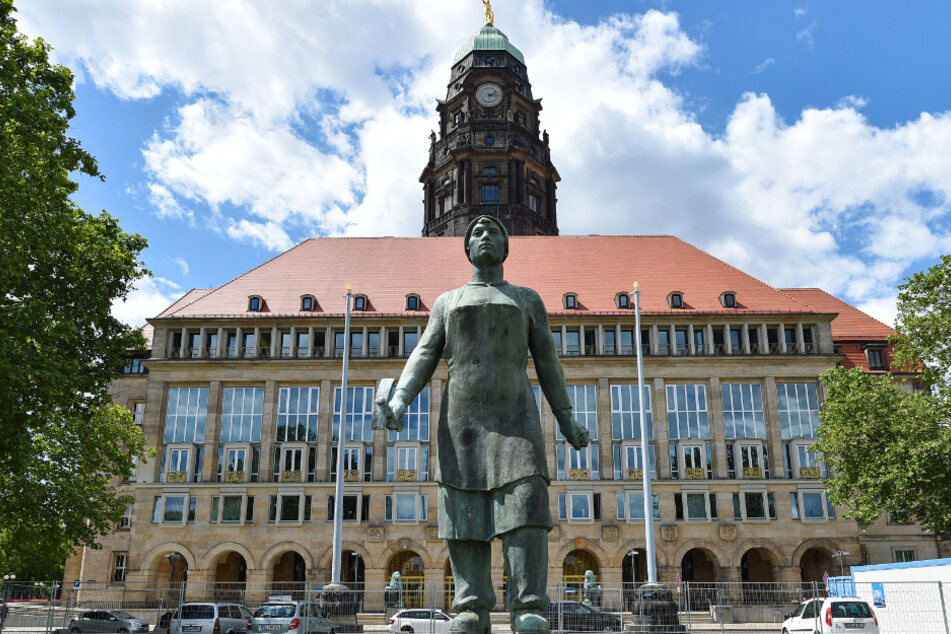 Hinter den Rathaus-Kulissen wird noch immer um den neuen Bildungsbürgermeister gerungen.