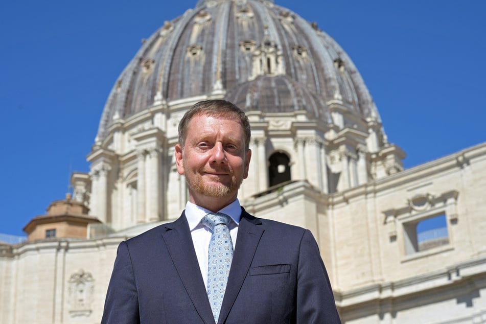 Sachsens Ministerpräsident Michael Kretschmer (51, CD) reiste von Dresden nach Rom.