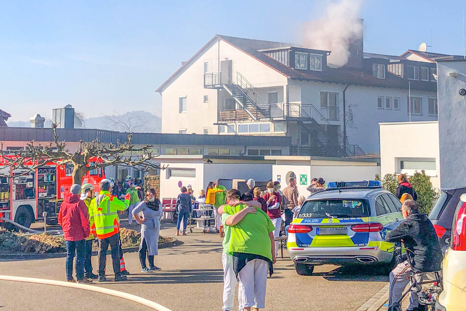 Großeinsatz im Schwarzwald: 51-Jähriger setzt Seniorenheim in Brand!