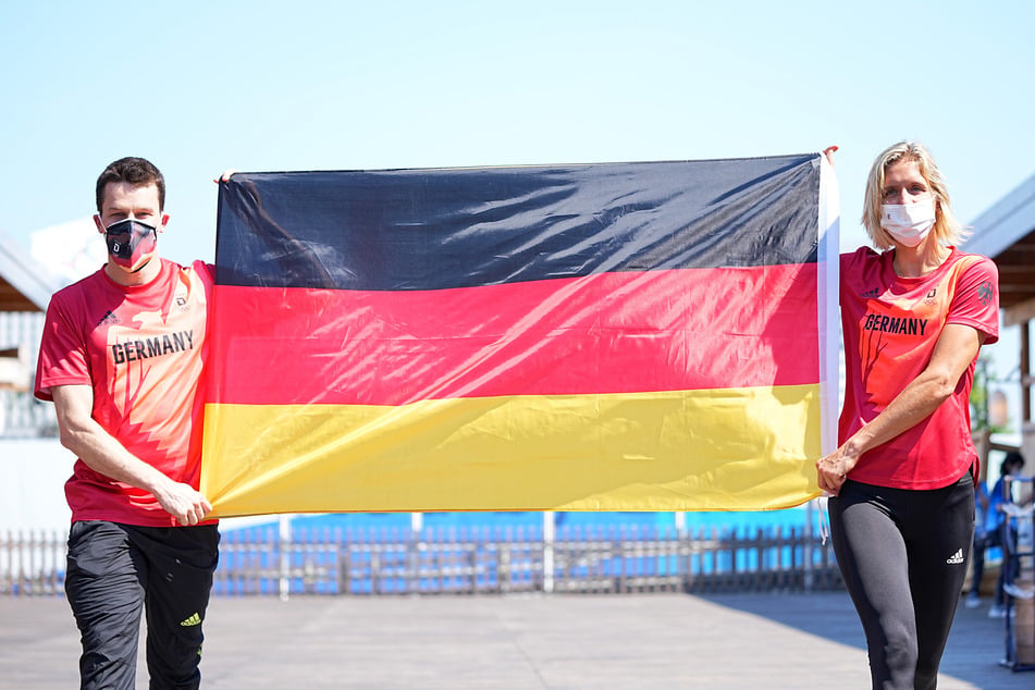 Wasserspringer Patrick Hausding (32, l.) und Beachvolleyballspielerin Laura Ludwig (35) werden Deutschlands Fahnenträger bei der Eröffnungszeremonie sein.