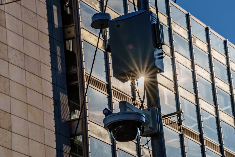 Eine der neu installierten Kameras auf der Zeil.