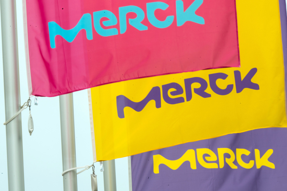 Der Dax-Konzern Merck bietet seinen Mitarbeitern und Angehörigen seit Neuestem ein Angebot gegen ungewollte Kinderlosigkeit an.