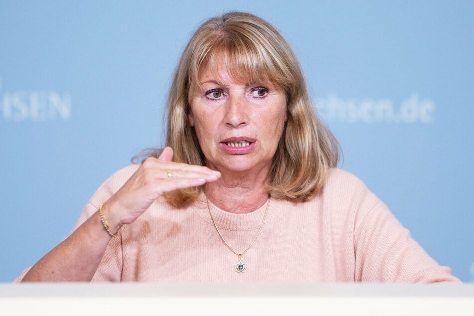 Will Kontakte beschränken und Ungeimpfte von weiteren Teilen des öffentlichen Lebens ausschließen: Gesundheitsministerin Petra Köpping (63, SPD).