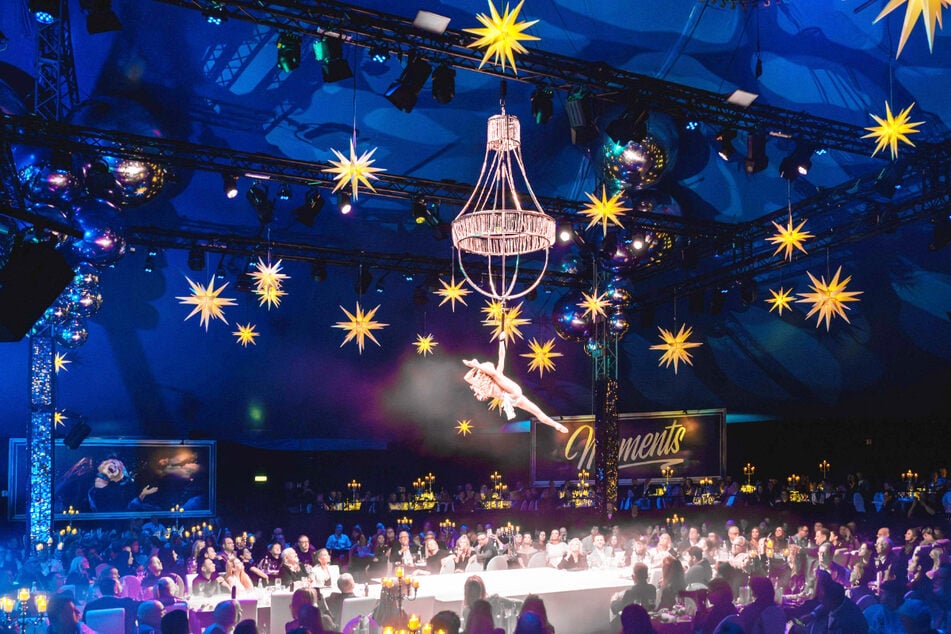 Ab dem 27. November verzaubert die Dinnershow MOMENTS 4 in Dresden seine Gäste.