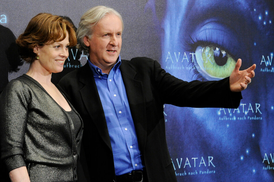 US-Schauspielerin Sigourney Weaver (72) und US-Regisseur James Cameron (67) arbeiten auch für "Avatar 2" wieder zusammen.