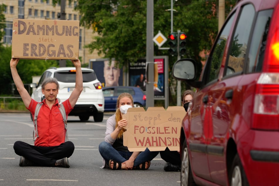 Anfang Juni dieses Jahres beteiligte sich Christian Bläul (40,l.) an einer Sitzblockade der Umweltaktivisten der "Letzten Generation" in Dresden.
