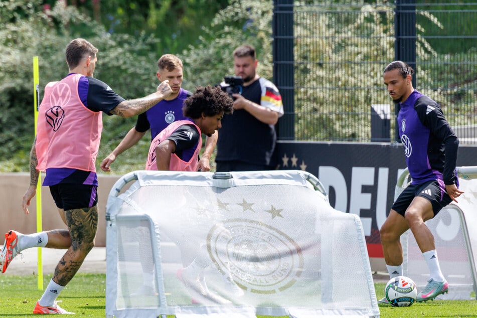 Kicken mit den Jungs: Die DFB-Mannen bereiten sich aktuell auf das Nations-League-Halbfinale gegen Portugal vor.