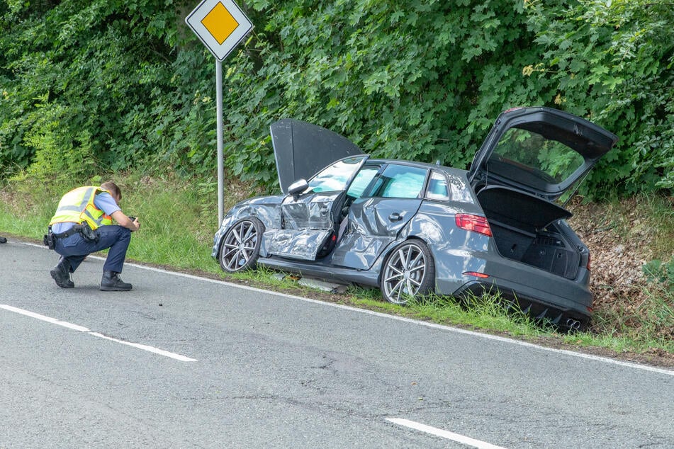 Die Polizei hat die Ermittlungen zur Unfallursache aufgenommen.