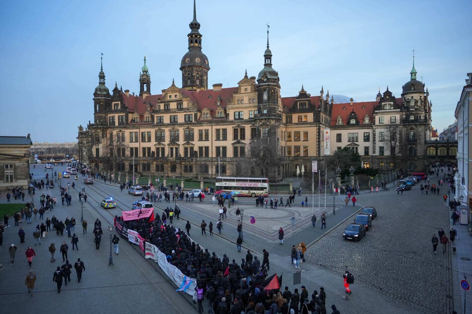 Die Demonstration zog am heutigen Samstag durch die Dresdner Innenstadt.