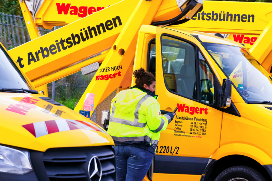 Als Mechatroniker/Mechaniker (m/w/d) bist Du für die Wartung und Reparatur des umfangreichen Fuhrparks verantwortlich.
