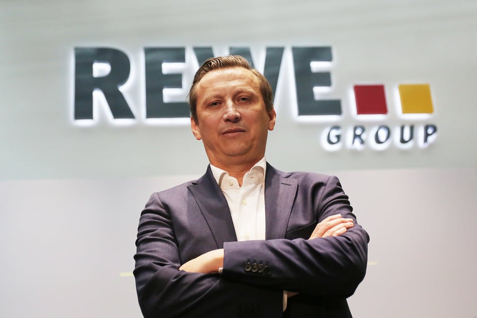 Lionel Souque (50), Vorstandsvorsitzender des Rewe Konzerns, sieht einen starken Trend zu Urlaubszielen in Europa, die mit Bahn, Bus und Fahrzeug gut erreichbar sind.