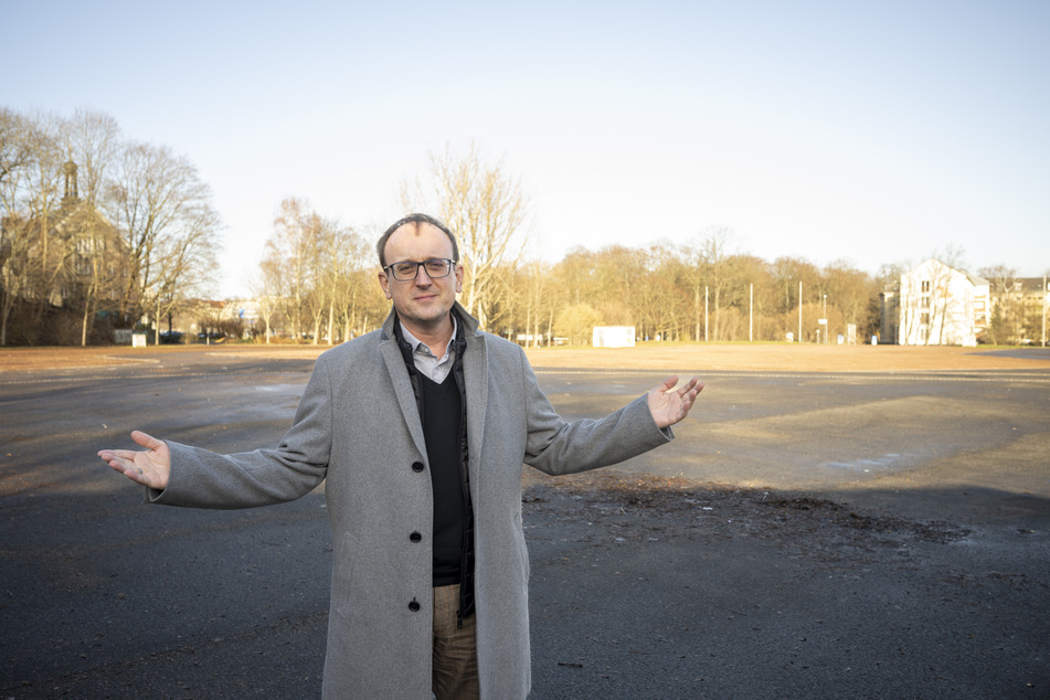SPD-Stadtrat Jörg Vieweg (52) wünscht sich ein Beleuchtungs-Konzept für den Hartmannplatz.