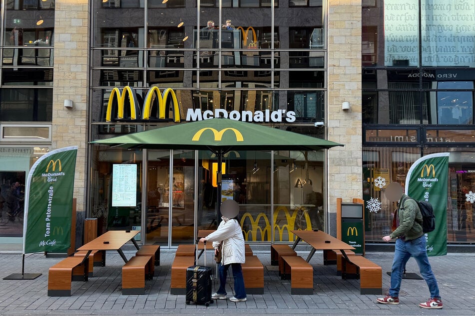 Nach sechs Wochen sind die Bauzäune und Container weg und die Filiale lädt wieder zum Essen ein.