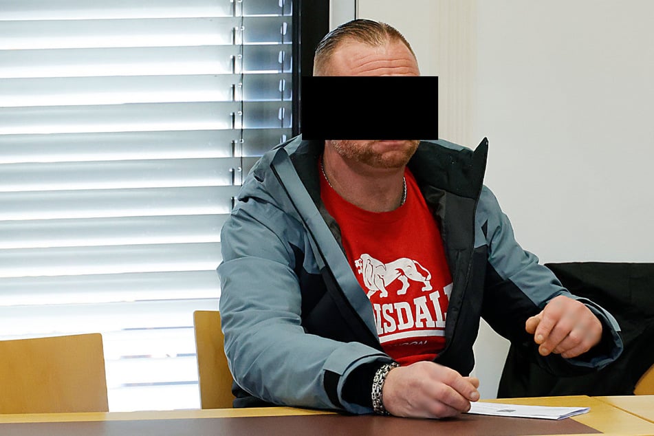 Hundehalter Marcel T. (45) bekam eine Geldstrafe wegen Bedrohung.