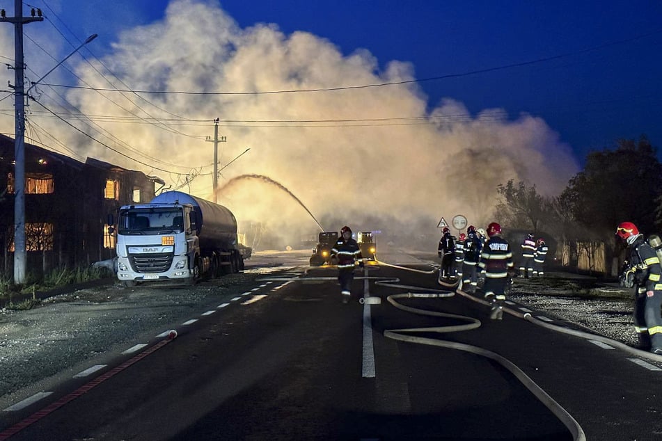 Feuerwehrleute konnten den Brand unter Kontrolle bringen.