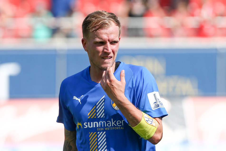 René Eckardt (31) hat einen neuen Verein gefunden. Laut einem Bericht der BILD-Zeitung wechselt der 31-Jährige nach über 23 Jahren beim FC Carl Zeiss Jena zum ZFC Meuselwitz.