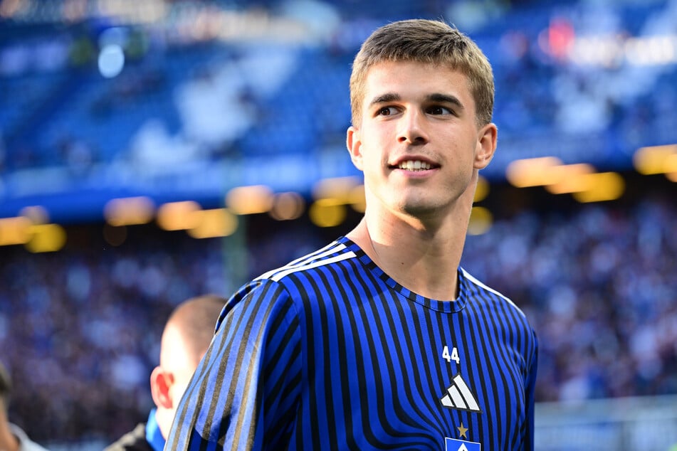 Am Vormittag wurde Luka Vuskovic verpflichtet, am Abend steht er schon im Kader für das Derby.