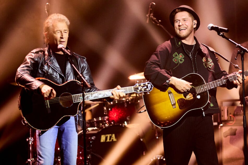 Johannes Oerding (44, r.) und Peter Maffay (77) präsentierten zwei Songs aus ihrem im Oktober erscheinenden Album "Nashville" auf der Bühne.