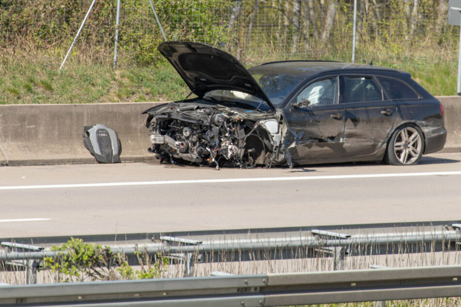 Schwerer Unfall auf A4 bei Frankenberg: Auto kracht in Leitplanke