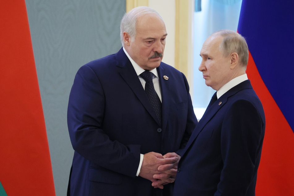 Alexander Lukaschenko (68, l.) und Wladimir Putin (70, r.).