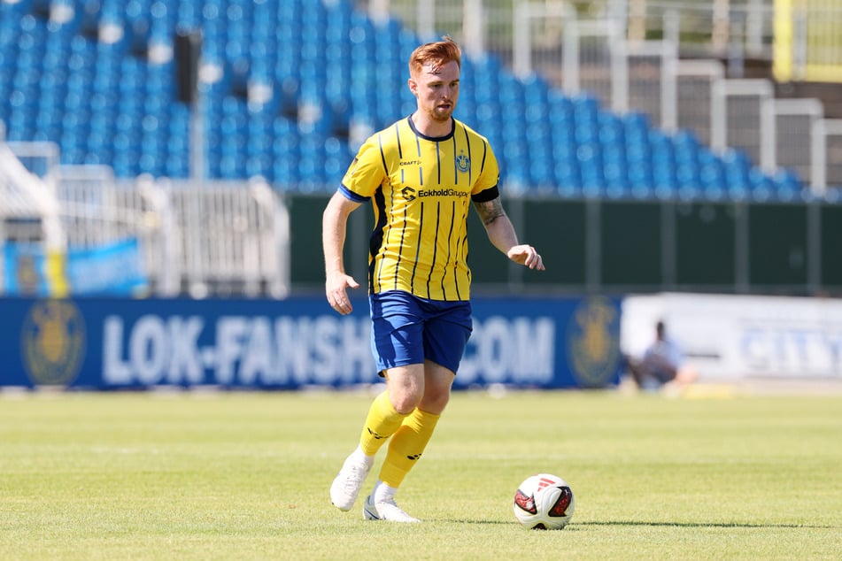 Lok Leipzigs Verteidiger Lukas Wilton (31) sieht momentan keine Überraschungen an der Spitze der Regionalliga Nordost.